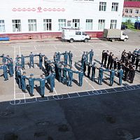 В честь предстоящего праздника "День России", студенты колледжа выстроились в слово "Россия"
