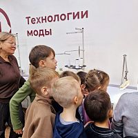 В рамках проекта "Профессионалитет- детский сад» прошёл творческий мастер-класс и экскурсия по швейной мастерской