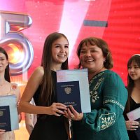 Во втором корпусе колледжа 3 июля состоялось вручение дипломов отделения "Подготовки рабочих кадров и специалистов сферы услуг и профессионального обучения лиц с ограниченными возможностями здоровья" и "Экономико-технологического отделения" 
