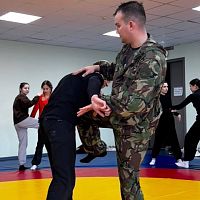 Практические занятия по боевым приемам борьбы