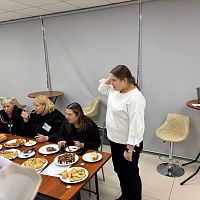  В преддверии Дня Матери в колледже прошел конкурс "Мама лучшая на свете!"