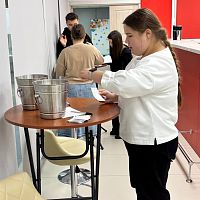  В преддверии Дня Матери в колледже прошел конкурс "Мама лучшая на свете!"