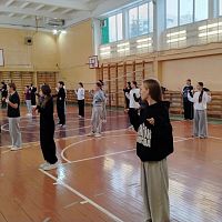 Новогодняя зарядка с Дедом Морозом и Снегурочкой!