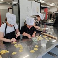 Вкусная профессия: школьники прошли профессиональные пробы по профессии «Повар» в рамках проекта "Билет в будущее"