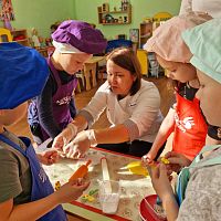 Воспитанники детского сада познакомились с основами кондитерского мастерства