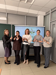 В нашем колледже, в рамках Недели психологии весна-2026, состоялся мастер-класс для педагогов: «Песочный сосуд»