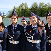 Торжественная линейка, посвященная Дню Победы