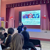 Встреча со старшим оперуполномоченным управления по контролю за оборотом наркотиков МВД по Чувашской Республике
