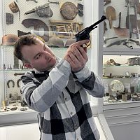 19 декабря студенты поискового отряда «Землянка» под руководством преподавателей Капранова А.В. и Генералова А.Н. посетили историко-патриотический центр ЧГУ им. И.Н. Ульянова «Наследники Победы»