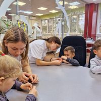 В рамках проекта "Профессионалитет- детский сад» прошёл творческий мастер-класс и экскурсия по швейной мастерской