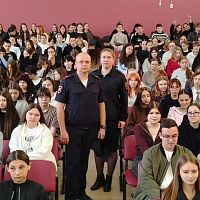 Серьёзная встреча для первых курсов - вместе с представителями Госавтоинспекции