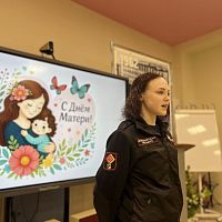 Конкурс чтецов ко Дню матери: праздник нежности и любви