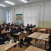 Недавно студенты нашего учебного заведения приняли участие в важной профилактической беседе. Перед аудиторией выступила инспектор по делам несовершеннолетних (ПДН) — Демидович Д. А.