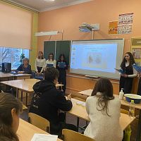 «ЗЕММЕЛЬВЕЙС-СПАСИТЕЛЬ МАТЕРЕЙ»