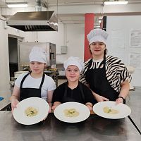 Вкусная профессия: школьники прошли профессиональные пробы по профессии «Повар» в рамках проекта "Билет в будущее"