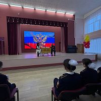 12 декабря в рамках празднования Дня Героя Отечества в чебоксарском экономико- технологическом колледже состоялась встреча с бойцом СВО, помощником главы Чувашии Олега Николаева, Русланом Равилевичем Валиулиным