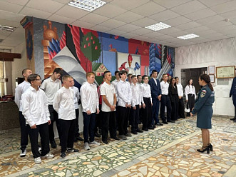 Первокурсники ПБ-2-25 на страже знаний и безопасности!