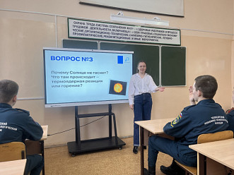 Советский космонавт Юрий Гагарин на космическом корабле «Восток-1» стартовал с космодрома «Байконур» и впервые в мире совершил орбитальный облёт планеты Земля