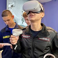 19 декабря студенты поискового отряда «Землянка» под руководством преподавателей Капранова А.В. и Генералова А.Н. посетили историко-патриотический центр ЧГУ им. И.Н. Ульянова «Наследники Победы»