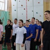 Весёлые старты: первый курс показал силу, ловкость и командный дух!