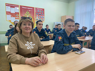 Социальный педагог Софронова Татьяна в группе БАС-1к-24 провела час безопасности с элементами кейсов и интерактива