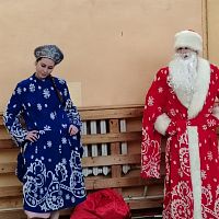 Новогодняя зарядка с Дедом Морозом и Снегурочкой!