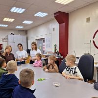 В рамках проекта "Профессионалитет- детский сад» прошёл творческий мастер-класс и экскурсия по швейной мастерской