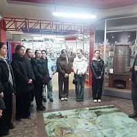 9 апреля студенты группы Э-1-24 вместе с преподавателем Самариной Маргаритой Васильевной посетили музей истории трактора