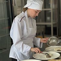 В Чебоксарском экономико-технологическом колледже проходит демонстрационный экзамен по профессии «Повар, кондитер»!