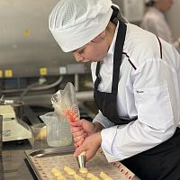 В Чебоксарском экономико-технологическом колледже проходит демонстрационный экзамен по профессии «Повар, кондитер»!