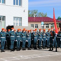 Торжественная линейка, посвященная Дню Победы