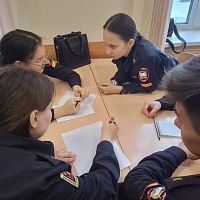 «Проверим свои знания по конституционному праву!»
