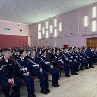 12 декабря в рамках празднования Дня Героя Отечества в чебоксарском экономико- технологическом колледже состоялась встреча с бойцом СВО, помощником главы Чувашии Олега Николаева, Русланом Равилевичем Валиулиным