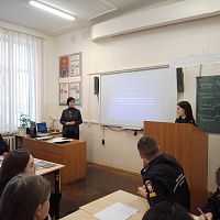 «Проверим свои знания по конституционному праву!»