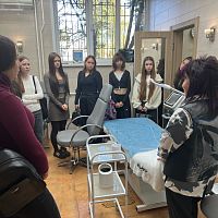 Студенты Чебоксарского экономико-технологического колледжа совместно с преподавателем Воробьёвой И.В. побывали в гостях у салона красоты «Камея»