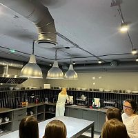 Студенты-туристы заглянули за кулисы гостеприимства: экскурсия в «Дом туриста»