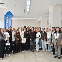 Группа студентов Чебоксарского экономико-технологического колледжа посетила офис компании «Ингосстрах», чтобы погрузиться в реальную рабочую среду одной из ведущих страховых организаций России