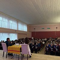 12 декабря в рамках празднования Дня Героя Отечества в чебоксарском экономико- технологическом колледже состоялась встреча с бойцом СВО, помощником главы Чувашии Олега Николаева, Русланом Равилевичем Валиулиным