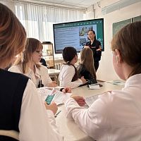 Учащиеся школ познакомились с профессиями на профориентационных мероприятиях в рамках чемпионата «Абилимпикс»!