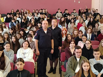 Серьёзная встреча для первых курсов - вместе с представителями Госавтоинспекции