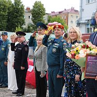 Торжественная церемония вручения дипломов о среднем профессиональном образовании выпускникам Чебоксарского экономико-технологического колледжа Минобразования Чувашии