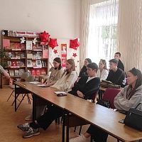 Поход в библиотеку Пушкина с презентациями на тему "Великие математики и их вклад в развития общества", а также "Применение математики в жизни общества"