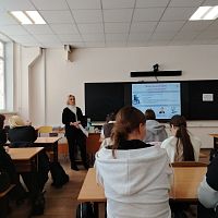 Председатель ТИК Ленинского района г. Чебоксары Альбина Анатольевна Патшина встретилась со студентами