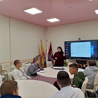 «Паутина социальных сетей»: первое занятие по кибербезопасности со студентами первого курса